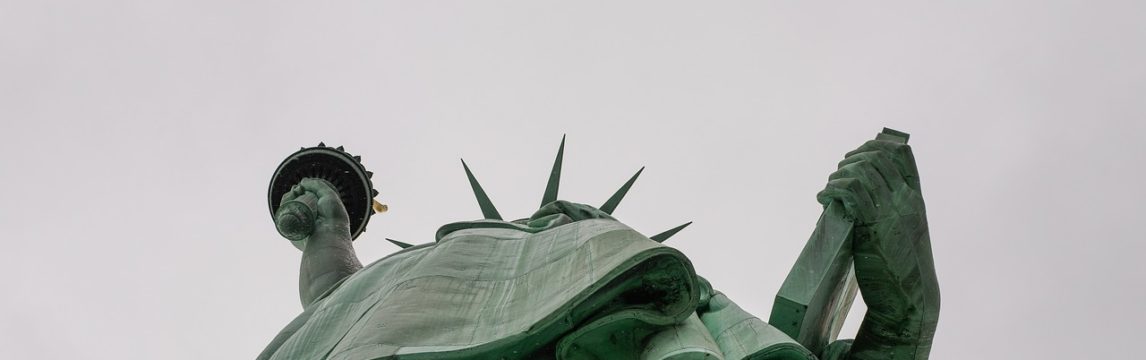 Опрос: как американцы относятся к иммигрантам