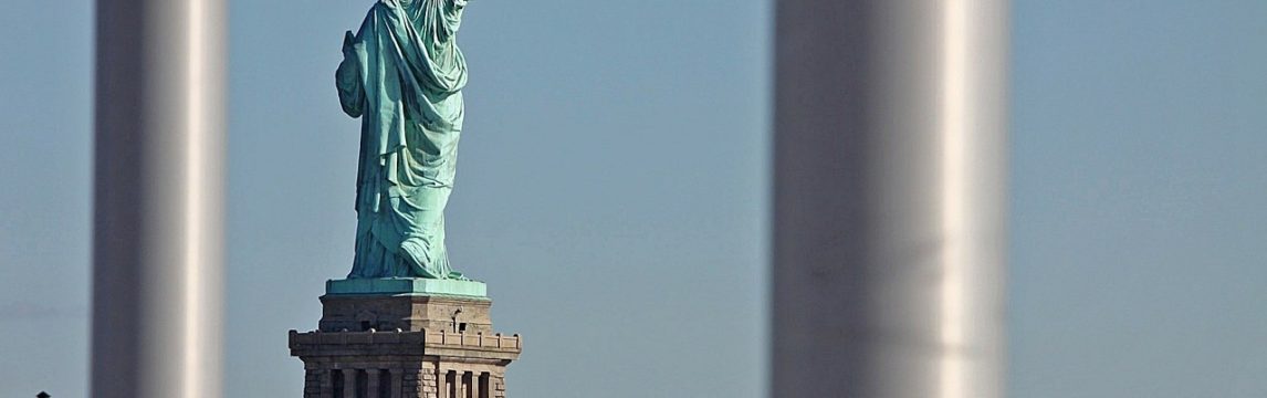 Как самостоятельно сделать фото для лотереи гринкарт?